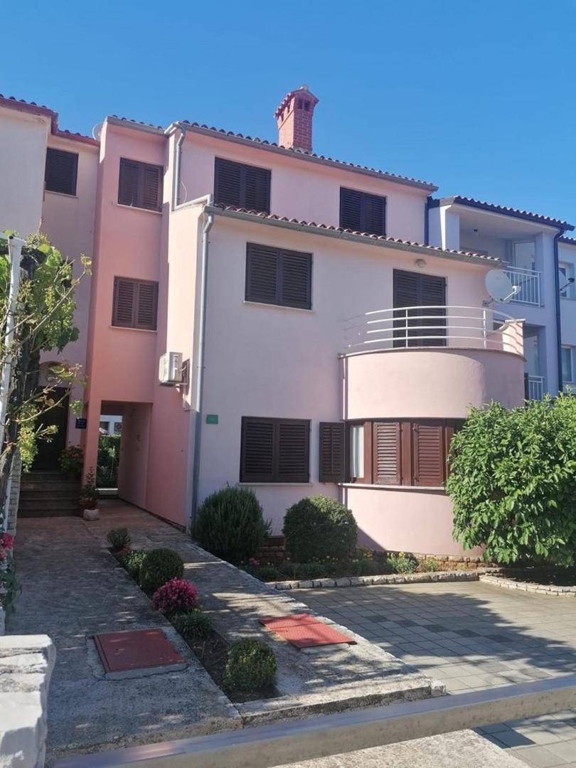 Lorena Apartments In Pola Esterno foto