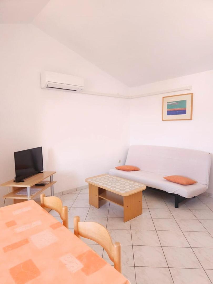Lorena Apartments In Pola Esterno foto